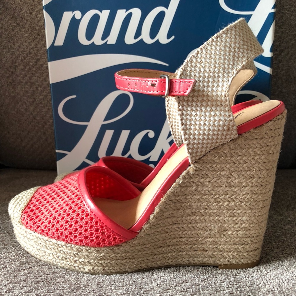 NEW!!🍀Lucky Brand Wedges!!